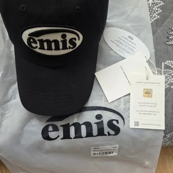 [BUNJANG] Emis Tonal Applique Ball Cap Black / emis 톤온톤 와펜 볼캡 블랙 팝니다