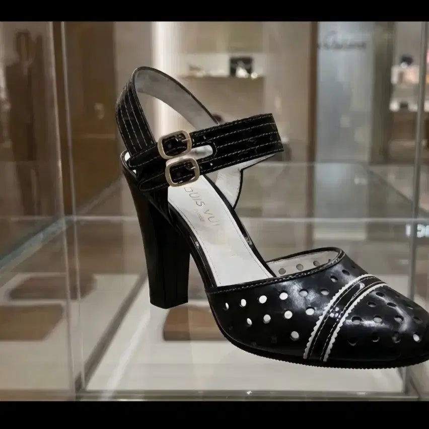 [BUNJANG] Louis Vuitton Perforated Nina Slingback Heels / [정품]Louis Vuitton Perforated Nina Slingb