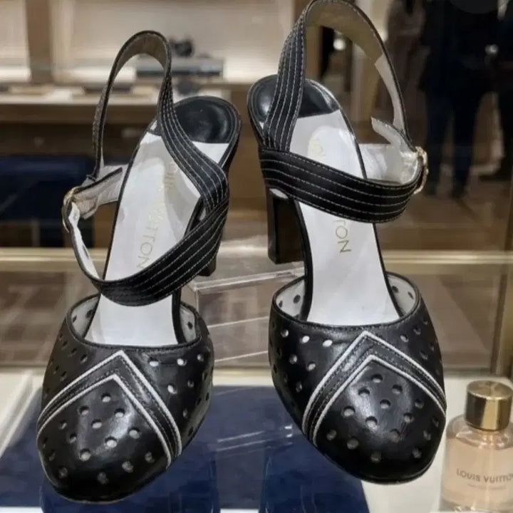 [BUNJANG] Louis Vuitton Perforated Nina Slingback Heels / [정품]Louis Vuitton Perforated Nina Slingb