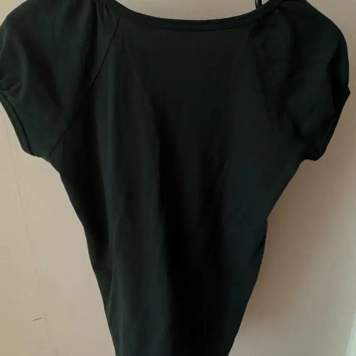 [BUNJANG] Brandy Melville Green Henry Top / 새상품 미사용) 브랜디 멜빌 녹색 헨리탑
