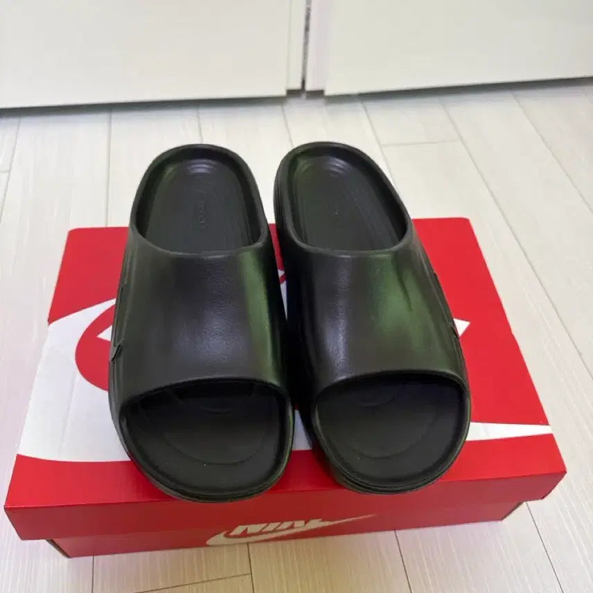 [BUNJANG] Nike Slide Sandals Black Size 270 / 나이키 슬라이드 블랙 사이즈270
