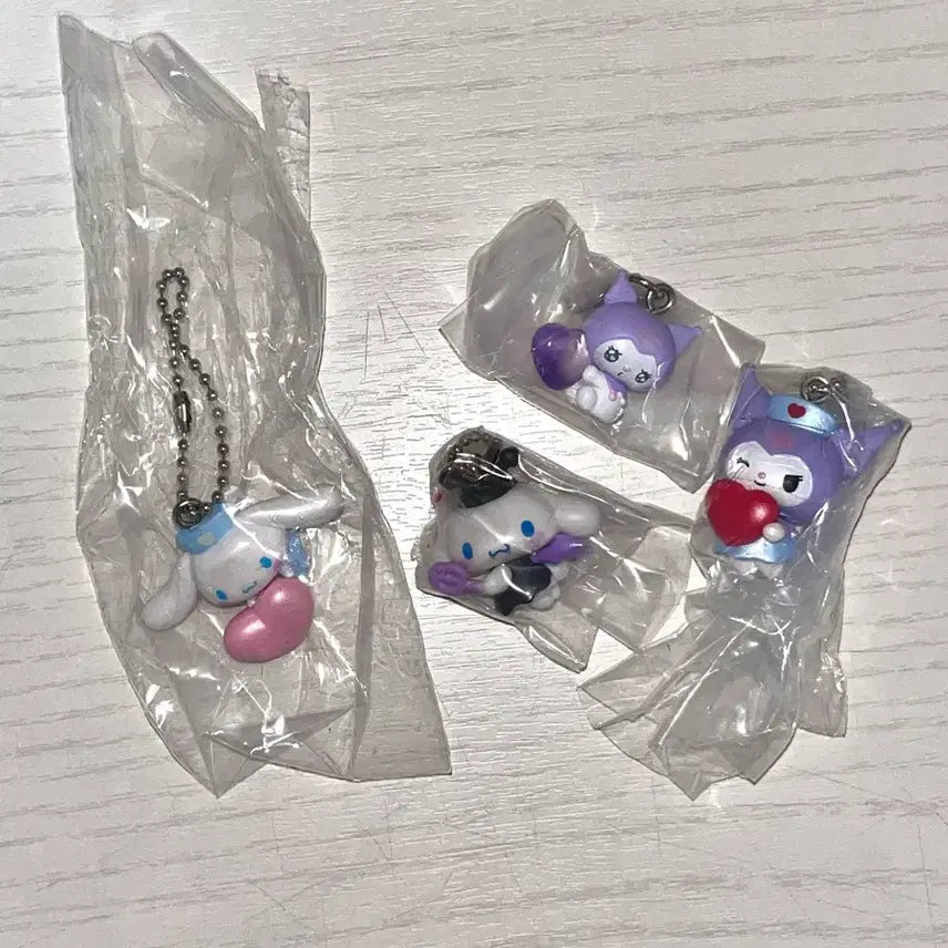 [BUNJANG] Sanrio Gacha Megirushi Keyring / 교환판매)산리오 가챠 메지루시 키링 간호사 데빌 에모큥