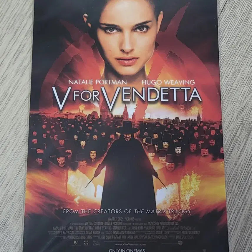 [BUNJANG] The Truman Show Special Art Card and V for Vendetta Postcard Set / 롯데시네마 트루먼쇼 스페셜 아트카드 브이포벤데타 엽서 미니 포스터