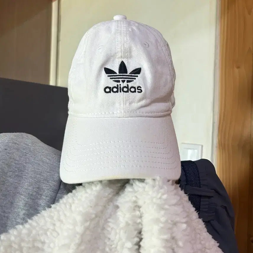 [BUNJANG] Adidas White Ball Cap / 아디다스 화이트 볼캡