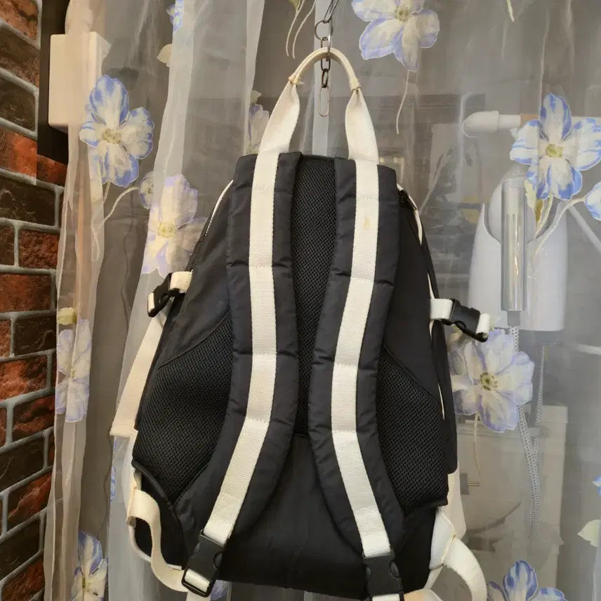 [BUNJANG] Lacoste Black/White Backpack / 라코스테 블랙/화이트 백팩