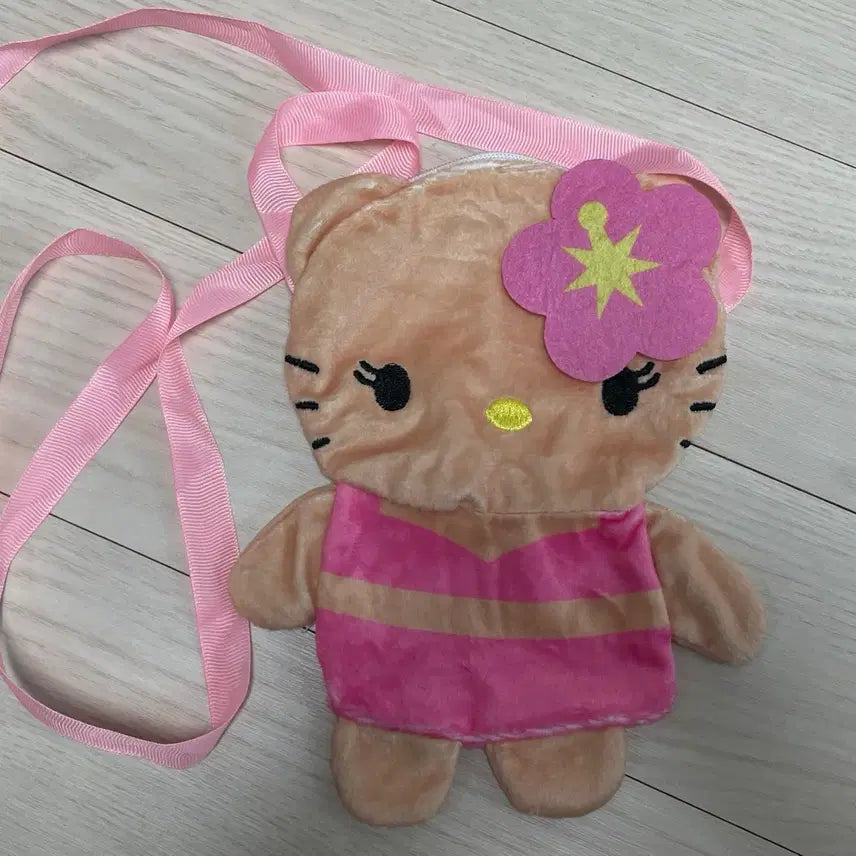 [BUNJANG] Hello Kitty Tanning Pouch Crossbody Bag / 태닝키티 파우치 크로스백 가방 미사용