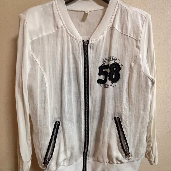 [BUNJANG] White Windbreaker Jacket / 화이트 바람막이 자켓 점퍼