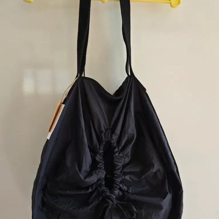 [BUNJANG] Monochrome Drawstring Shoulder Bag / 모노크롬 드로스트링 숄더백(무배)