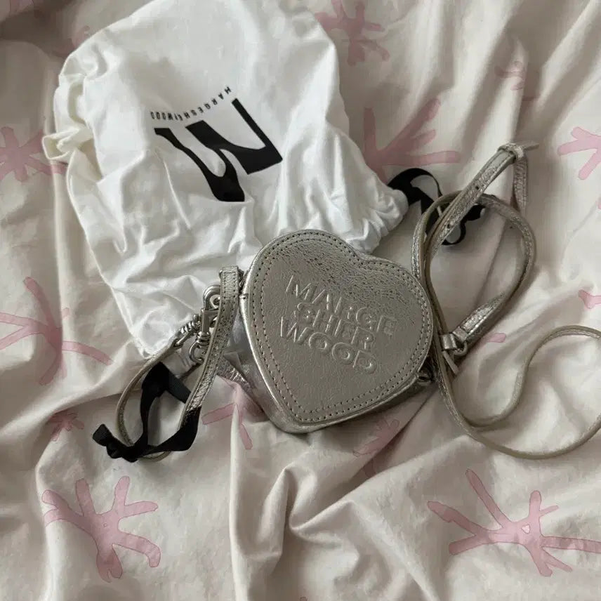 [BUNJANG] Magishood Silver Heart Bag / 마지셔우드 하트백 실버