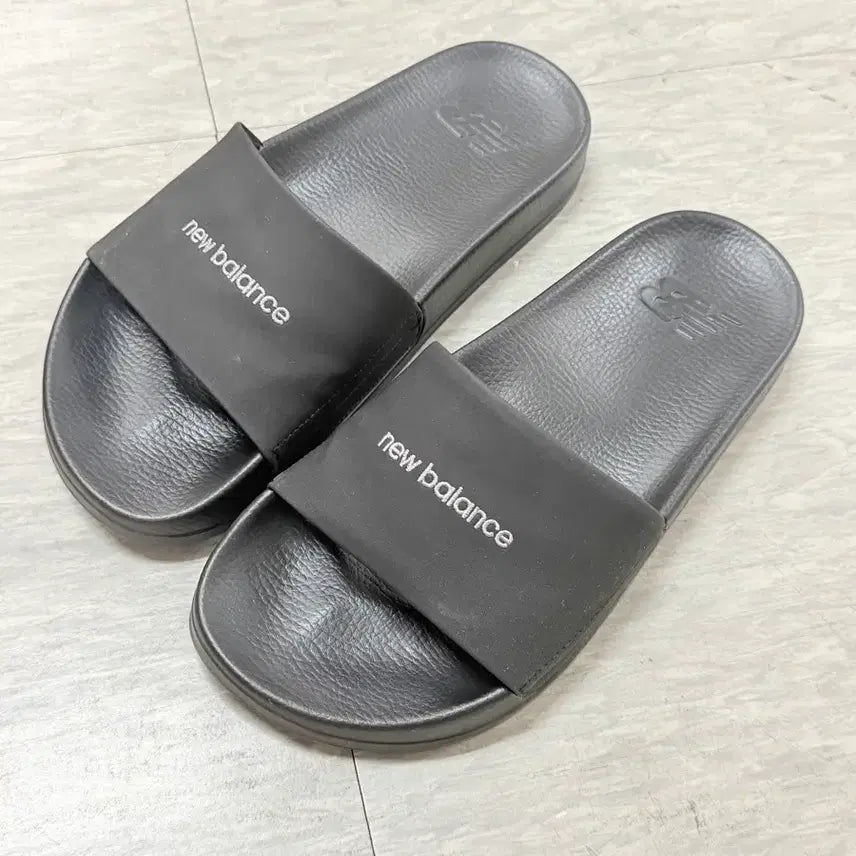 [BUNJANG] New Balance Sliders Black 240 / 뉴발란스 슬리퍼 블랙 240