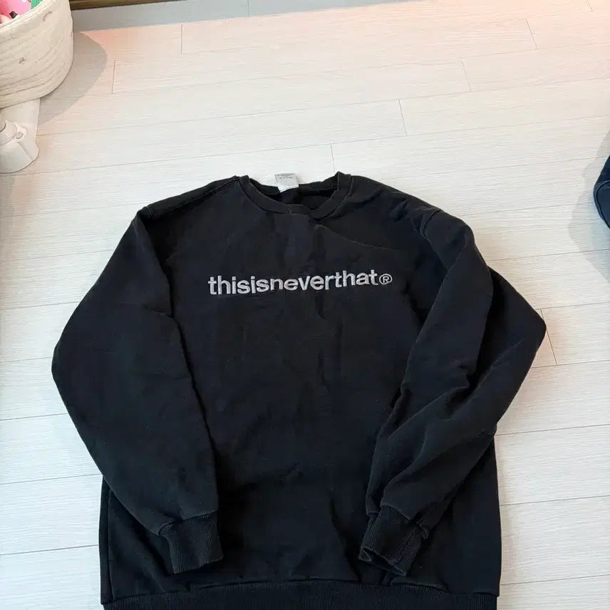 [BUNJANG] Thisisneverthat Crewneck Sweatshirt Black / 디스이스네버뎃 맨투맨