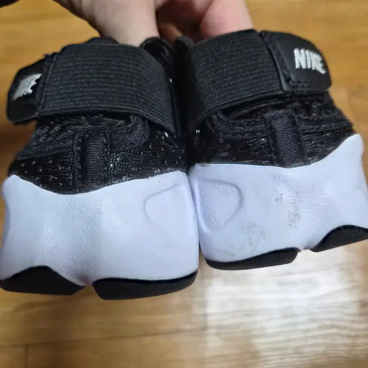 [BUNJANG] Nike Air Rift Sneakers / 나이키 에어 리프트  운동화230