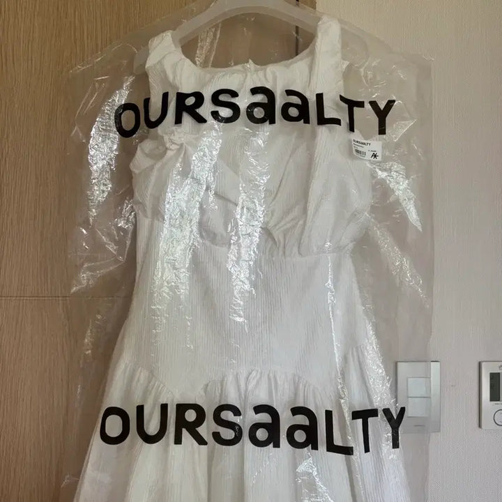 [SOLD OUT] 아우어솔티 드레스