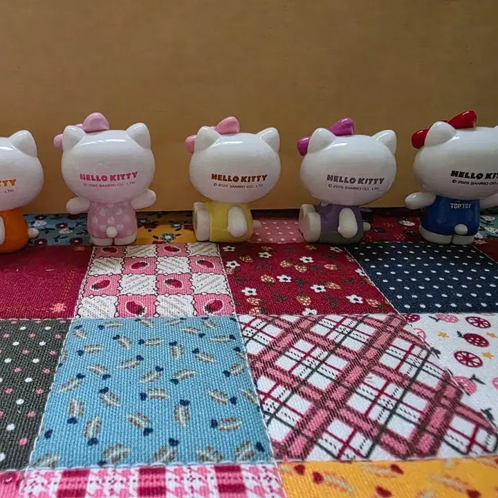 [BUNJANG] Sanrio Kitty Summer Rainbow Candy Mini Figure / 키티 썸머 레인보우 캔디 미니 피규어 산리오