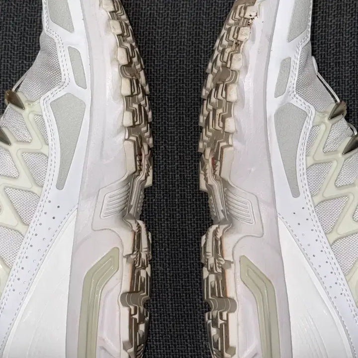 [BUNJANG] Salomon ACS+ White Sneakers / 살로몬 ACS+ 화이트 255