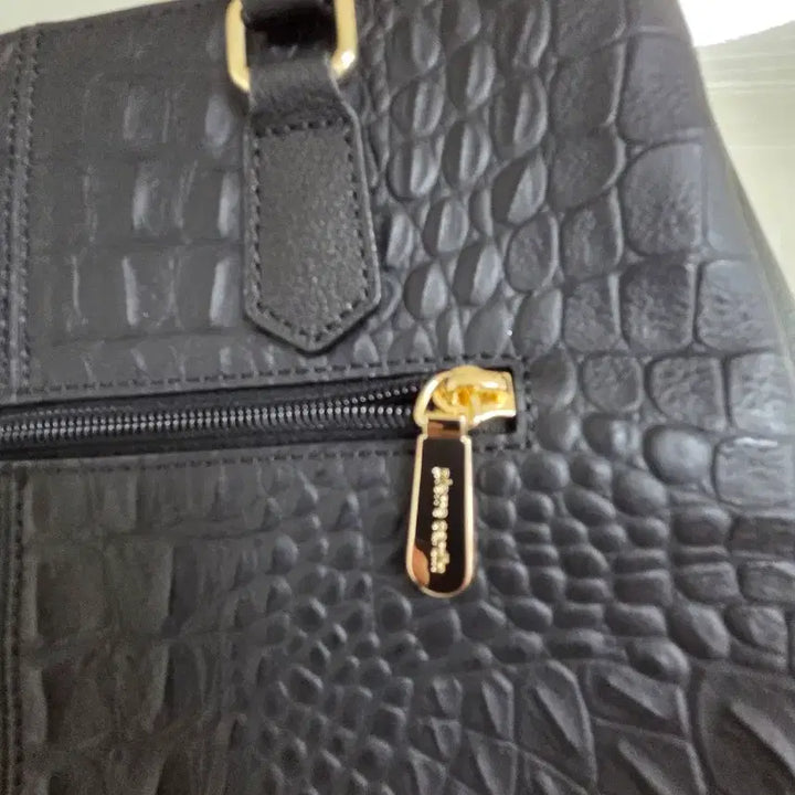 [BUNJANG] Pierre Balmain Black Crocodile Pattern Tote Bag / 피에르 발망 블랙 악어 패턴 토트백
