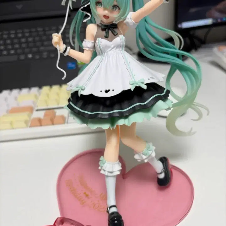 [BUNJANG] Hatsune Miku 2023 Birthday Figure / 하츠네 미쿠 생일 피규어 2023 파손