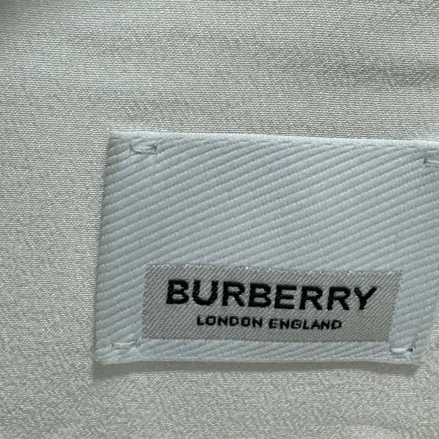 [BUNJANG] Burberry Silk Blouse Shirt Size 36 / 버버리 실크 블라우스 셔츠 36사이즈