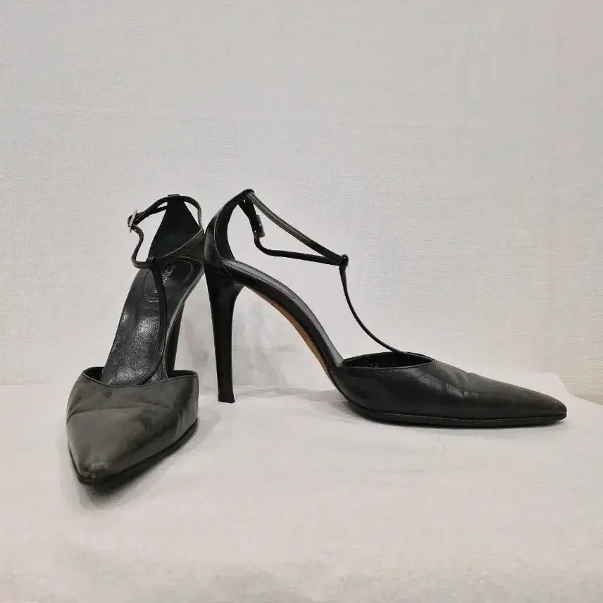 [BUNJANG] Sergio Rossi Black T-Strap Heels - Size 37 (EU) / SERGIO ROSSI 세르지오로시 정품 여성 구두 T 스트랩 힐 블랙