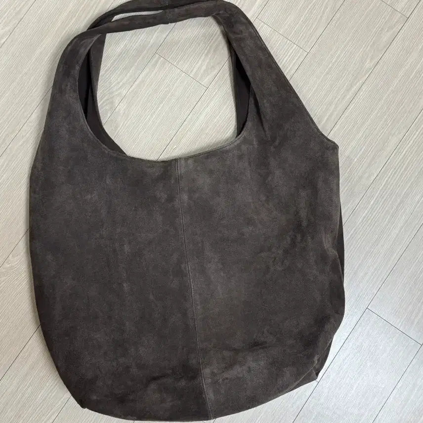 [BUNJANG] Muzian Titel Suede Flow Bag Brown / 마지언타이틀 스웨이드 플로우 백 브라운