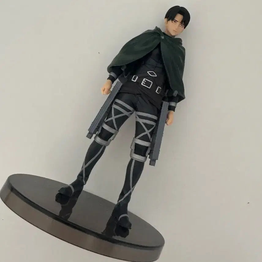 [BUNJANG] Attack on Titan Final Season Levi Ackerman Figure / 진격의 거인 파이널 시즌 리바이 피규어