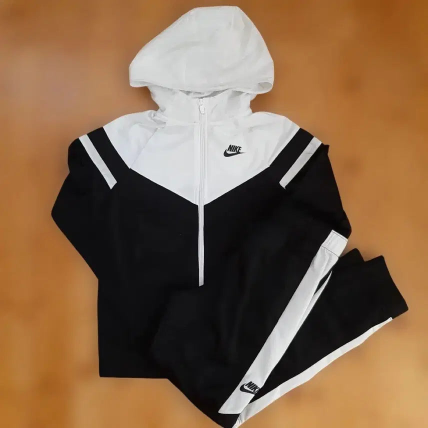 [BUNJANG] Nike Black/White Training Set / 나이키 블랙/화이트 트레이닝복 세트