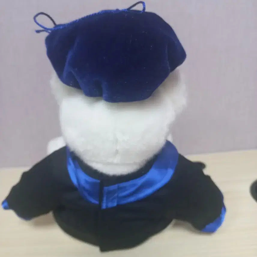 [BUNJANG] Yonsei University Graduation Bear (Yeongomi) / 연세대 학사모 곰인형 연곰이