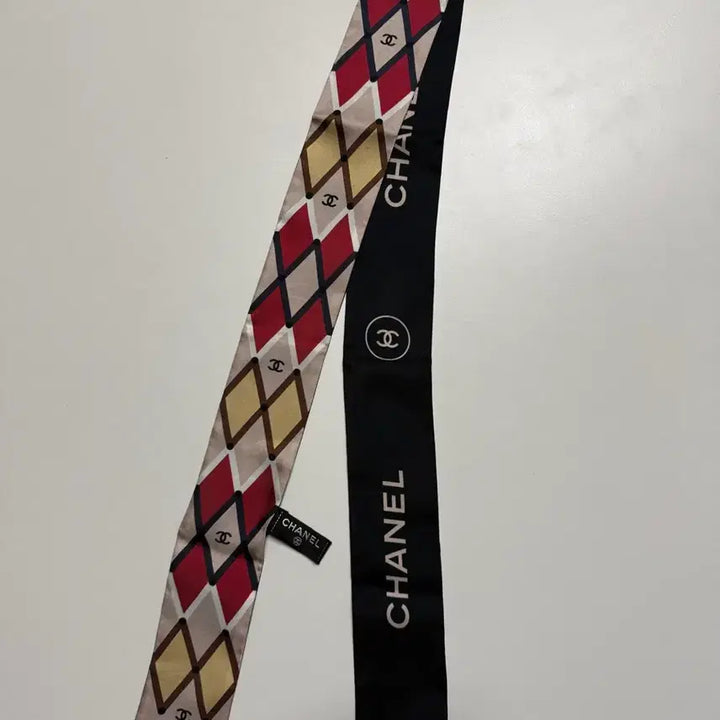 [BUNJANG] Chanel Twilly Scarf Black/Pattern / 샤넬 트윌리 스카프 블랙/패턴