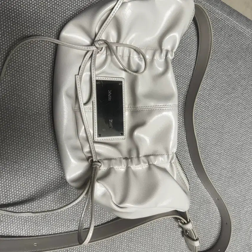 [BUNJANG] Matinkim Half Shirring Ribbon Round Bag / 마뗑킴 HALF SHIRRING RIBBON ROUND BAG