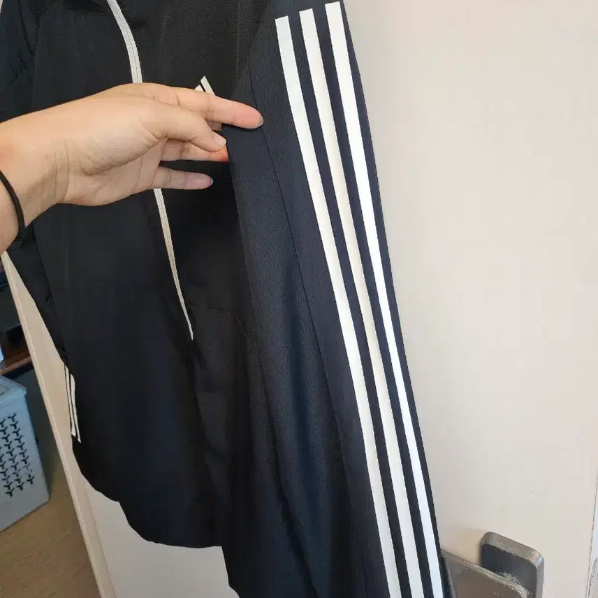 [BUNJANG] Adidas Hooded Windbreaker Jacket / 아디다스 바람막이