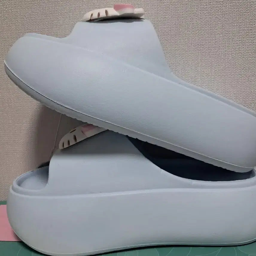 [BUNJANG] Hello Kitty Blue Slippers / 헬로키티 슬리퍼 하늘색