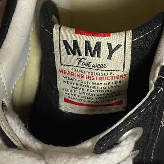 [BUNJANG] Mihara Yasuhiro Sneakers Black White Stitch / 미하라야스히로