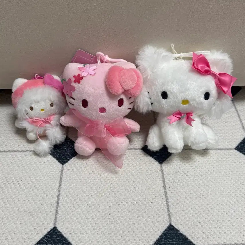 [BUNJANG] Kitty Plush Keychain Bundle Set / 키티 인형 키링 3개 일괄