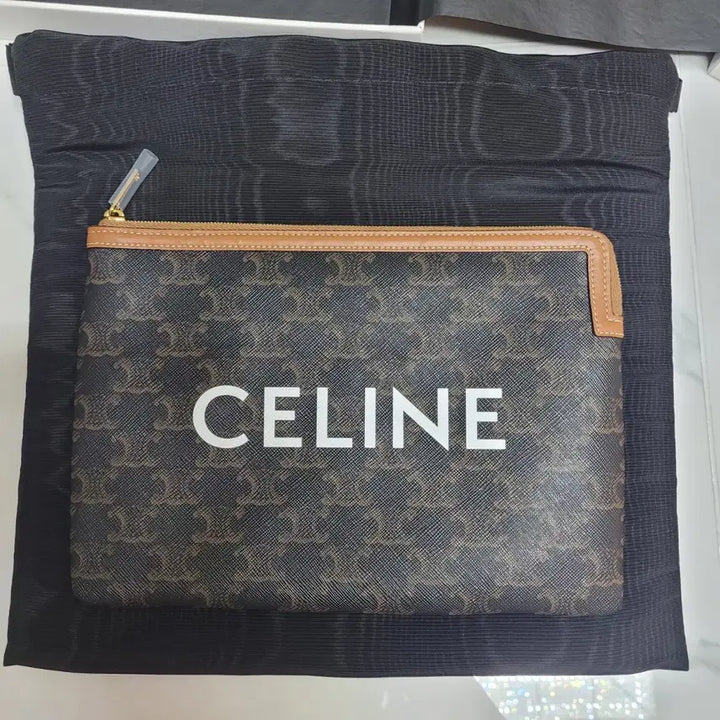 [BUNJANG] Celine Pouch Small / 셀린느 파우치 스몰(새상품컨디션)
