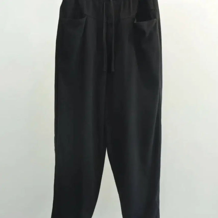 [BUNJANG] Comoli 26SS Black Drill Tapered Pants / [1] 코모리 26SS 블랙 드릴 테이퍼드 팬츠 새상품