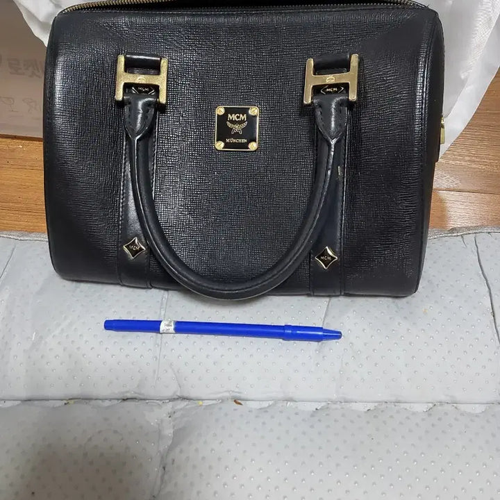 [BUNJANG] MCM Leather Shoulder Bag / 엠씨엠 가방