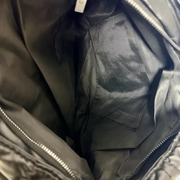 [BUNJANG] Black Padded Tote Bag / 블랙 패딩 토트백 / 수납 넉넉