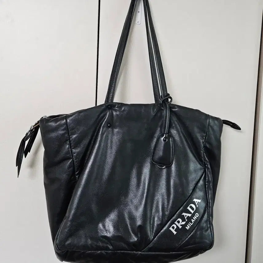 [BUNJANG] Prada Nappa Leather Padded Shopper Bag / 프라다 나파가죽 패딩 쇼퍼백 (정품)