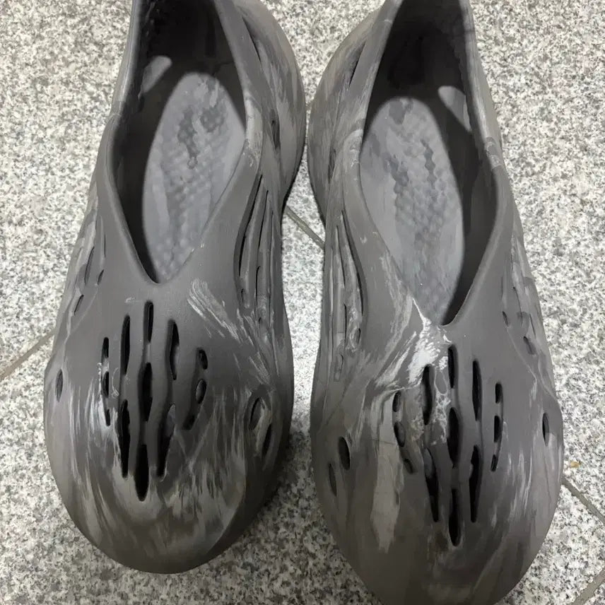 [BUNJANG] Adidas Yeezy Foam Runner MX Granite / 아디다스 이지 폼 러너 믹스 그래닛