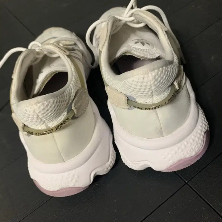 [SOLD OUT] 아디다스 오즈위고 화이트 운동화
