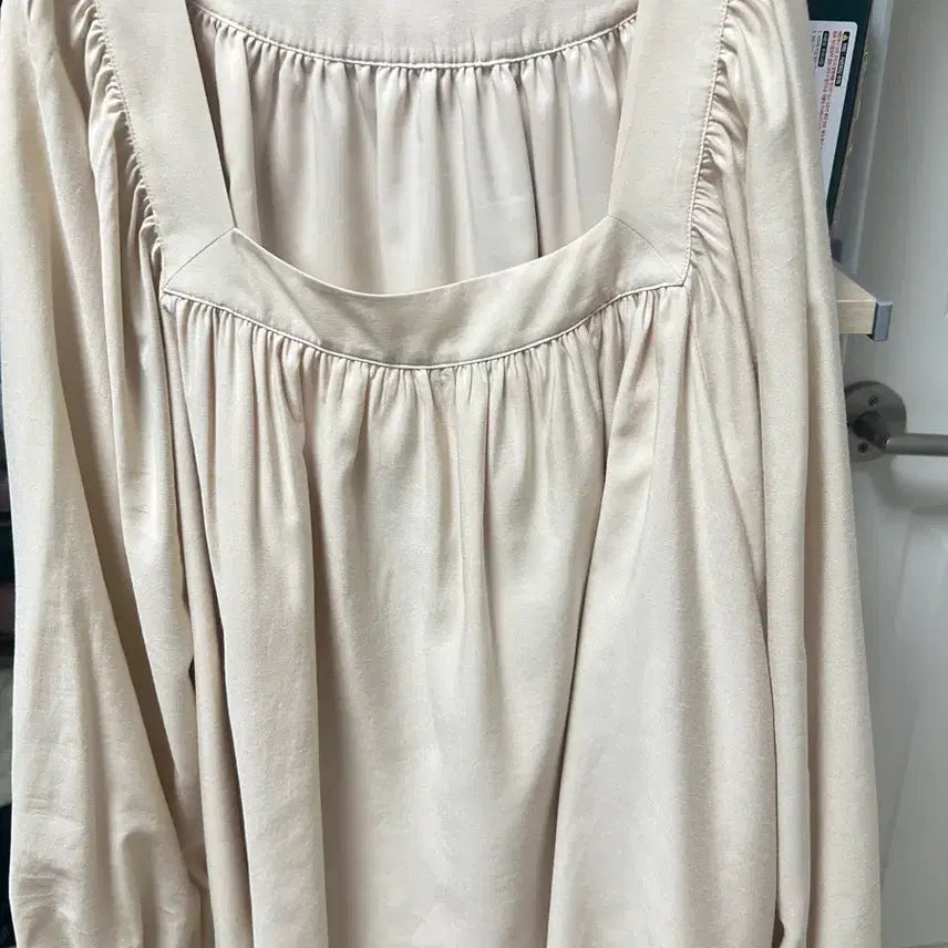 [BUNJANG] Sie Ruffle Silky Blouse / 시에 sie 러플 실키 블라우스