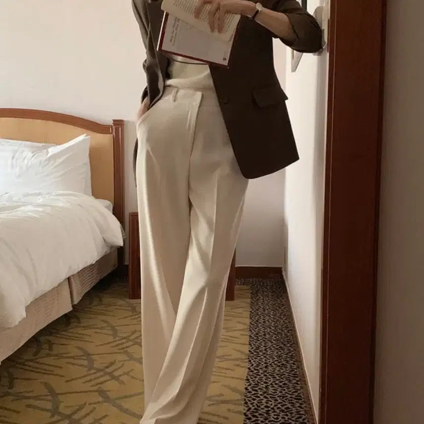 [BUNJANG] Benito Soft Cream Wide Slacks (Short L) / 베니토 와이드 슬랙스 소프트크림 숏 L