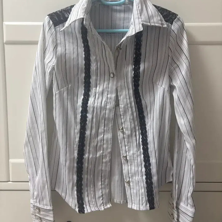 [BUNJANG] Vintage Lace Stripe Shirt / 빈티지 레이스 스트라이프 셔츠