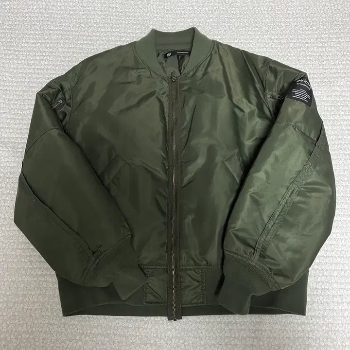 [BUNJANG] GU x Undercover MA-1 Flight Jacket / [지유] 언더커버 협업 MA-1