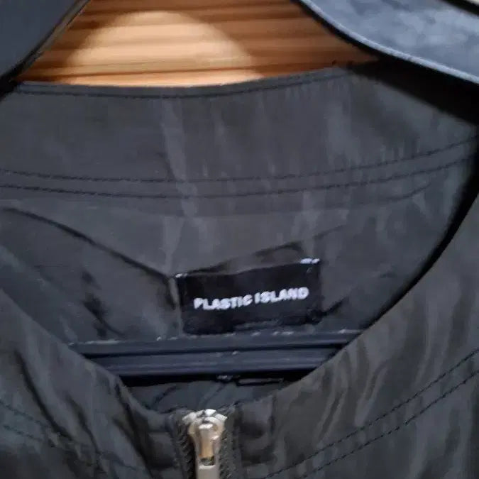 [BUNJANG] Plastic Island Zip-Up Jacket / 플라스틱 아일랜드 바스락 집업 자켓