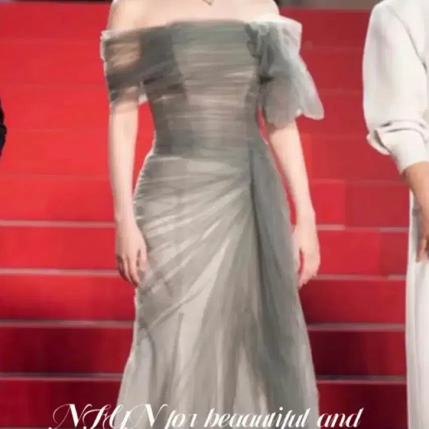 [BUNJANG] IU Graduation Dress Rental / 아이유 드레스 졸업사진 대여
