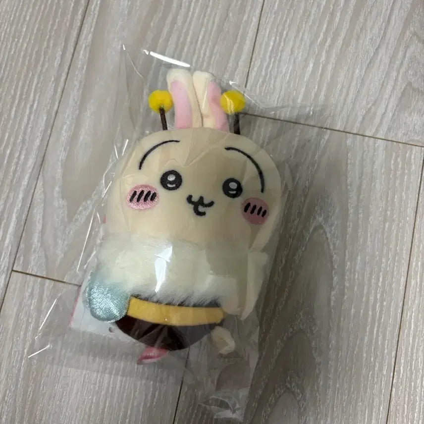 [BUNJANG] Miniso Bee Usagi Plush / 미니소 꿀벌 우사기