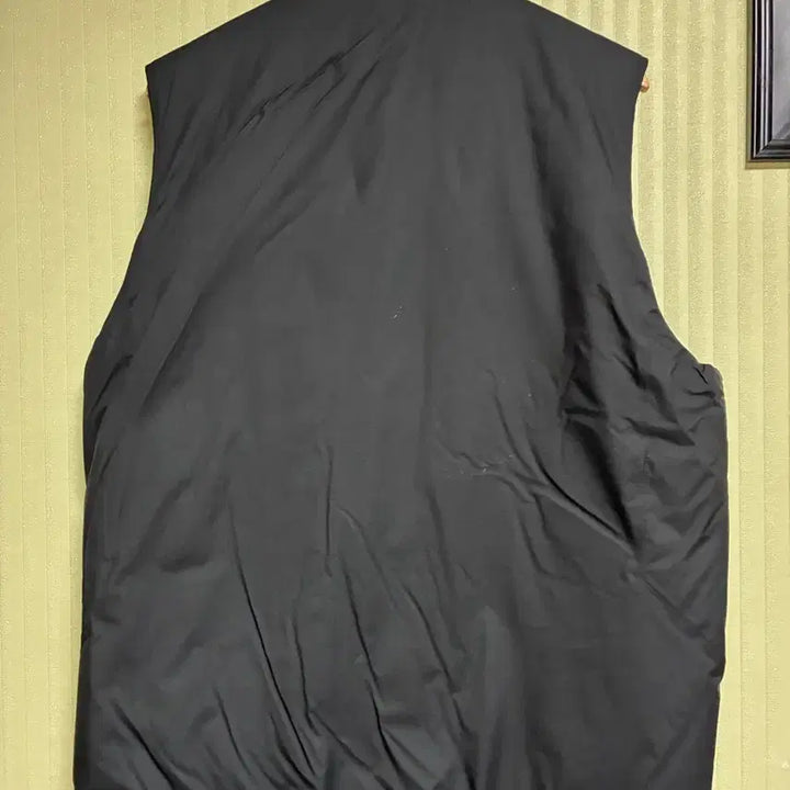 [BUNJANG] Goldwin Gore-Tex Padded Vest Size 3 / 골드윈 고어텍스 패딩조끼(3)