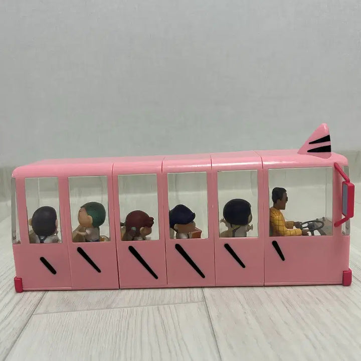 [BUNJANG] Crayon Shin-chan Bus Figure Bundle / 짱구 버스 피규어