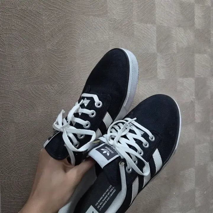 [BUNJANG] Adidas Kiel Sneakers / 아디다스 키엘 260-65